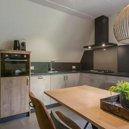 Child-friendly House With 2 Bathrooms, On A At The Vrachelse Heide *